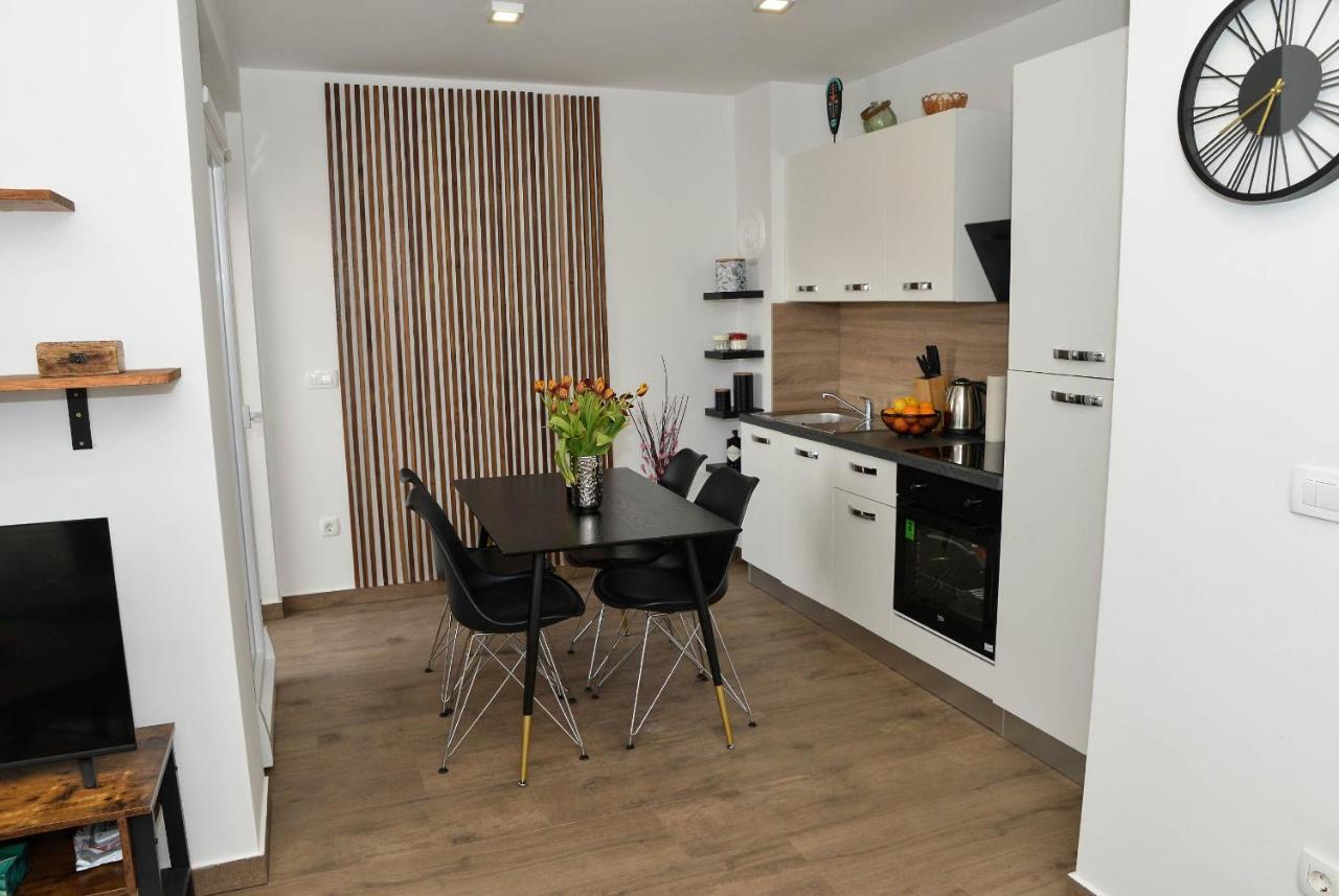 Apartma Nicole *